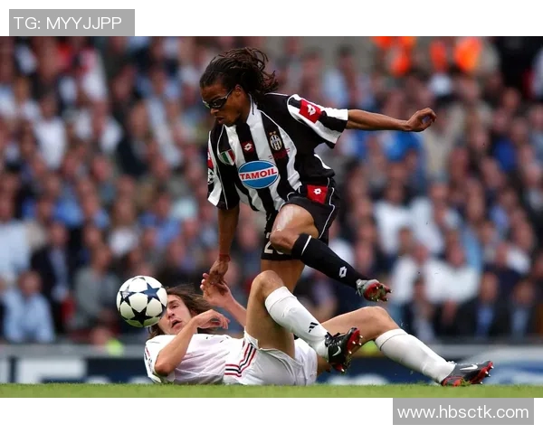 腿细的足球明星女孩如何在赛场上展现优雅与力量的完美结合